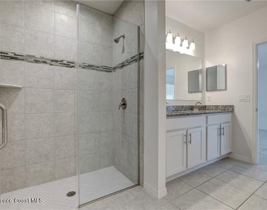 406 Easy Street - Photo Thumbnail 25