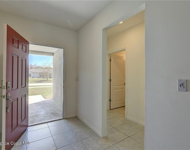 406 Easy Street - Photo Thumbnail 7