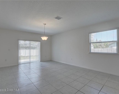 406 Easy Street - Photo Thumbnail 12