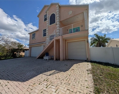 7436 Islander Lane - Photo Thumbnail 26