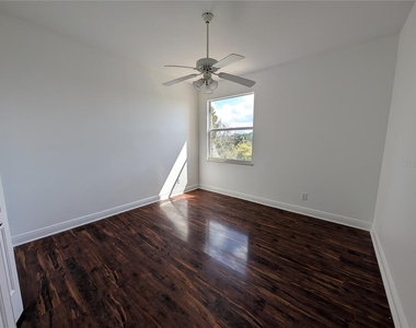 7436 Islander Lane - Photo Thumbnail 10