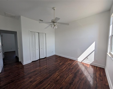 7436 Islander Lane - Photo Thumbnail 11