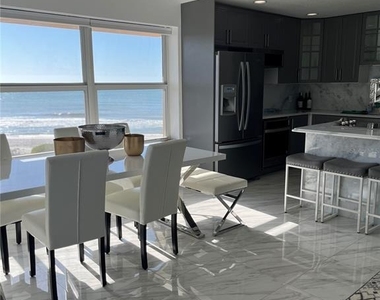 880 Mandalay Avenue - Photo Thumbnail 2