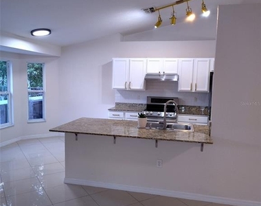 153 Rosedale Avenue - Photo Thumbnail 4