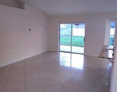 153 Rosedale Avenue - Photo Thumbnail 5