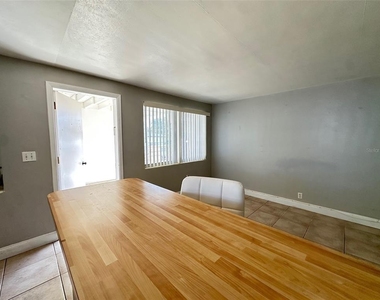 2035 Edgewater Drive - Photo Thumbnail 5