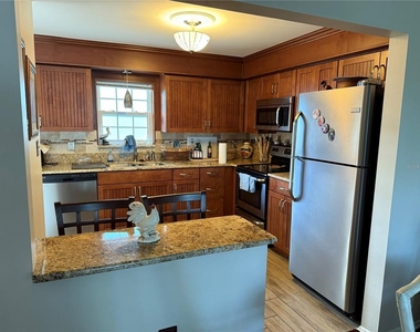 1706 Belleair Forest Drive - Photo Thumbnail 6