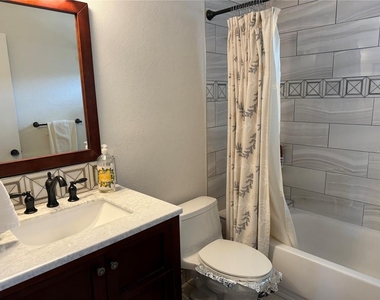 1706 Belleair Forest Drive - Photo Thumbnail 11