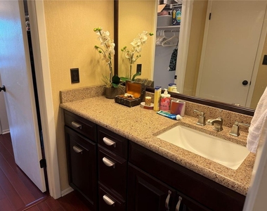 1706 Belleair Forest Drive - Photo Thumbnail 12