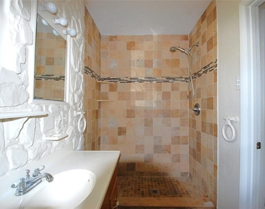 247 Short Street - Photo Thumbnail 8