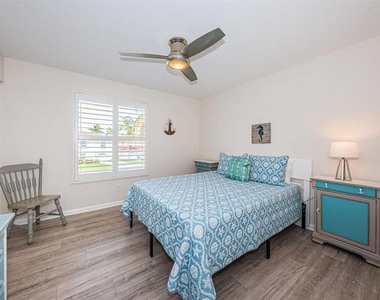 6107 Mirada Circle - Photo Thumbnail 16
