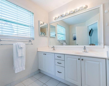6107 Mirada Circle - Photo Thumbnail 10