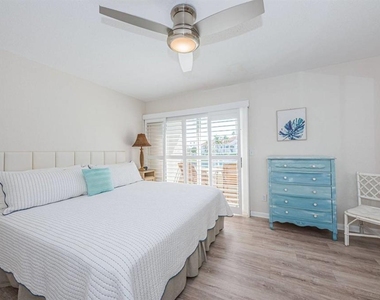 6107 Mirada Circle - Photo Thumbnail 9
