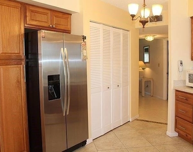 5900 Bahia Del Mar Circle - Photo Thumbnail 3