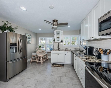 6000 Bahia Del Mar Circle - Photo Thumbnail 4
