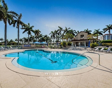 6050 Bahia Del Mar Circle - Photo Thumbnail 18