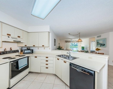 6050 Bahia Del Mar Circle - Photo Thumbnail 9