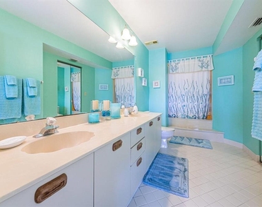 6050 Bahia Del Mar Circle - Photo Thumbnail 13