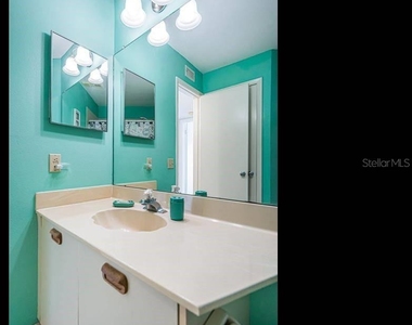 6050 Bahia Del Mar Circle - Photo Thumbnail 17