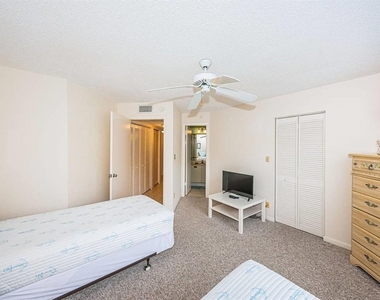 6050 Bahia Del Mar Circle - Photo Thumbnail 16
