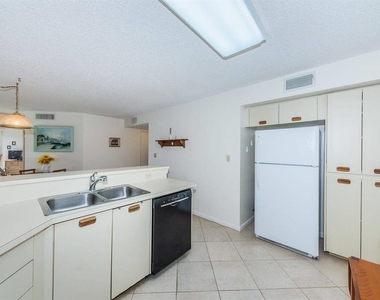 6050 Bahia Del Mar Circle - Photo Thumbnail 3