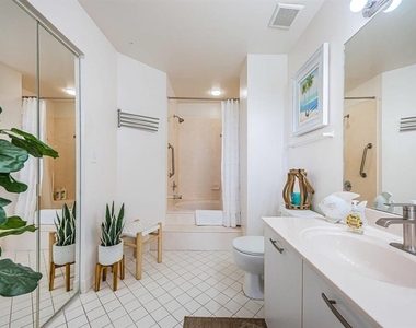 6141 Bahia Del Mar Boulevard - Photo Thumbnail 13