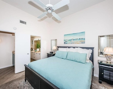 6141 Bahia Del Mar Boulevard - Photo Thumbnail 11
