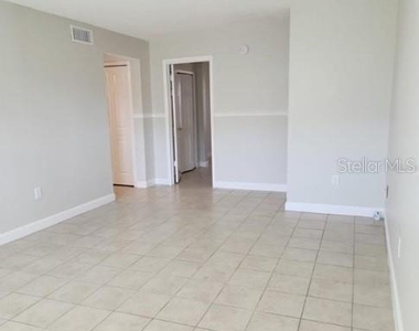 817 Sky Lake Circle - Photo Thumbnail 2