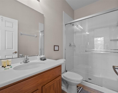 2835 Oakwater Drive - Photo Thumbnail 10