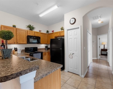 2835 Oakwater Drive - Photo Thumbnail 6