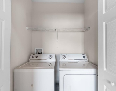 2835 Oakwater Drive - Photo Thumbnail 15