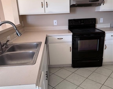 865 Adour Drive - Photo Thumbnail 7