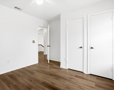601 Tomlinson Terrace - Photo Thumbnail 20