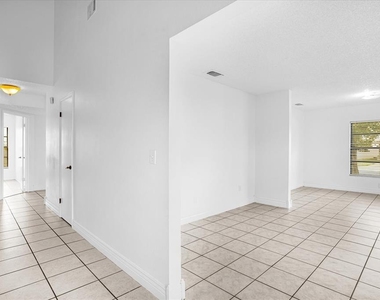 601 Tomlinson Terrace - Photo Thumbnail 4