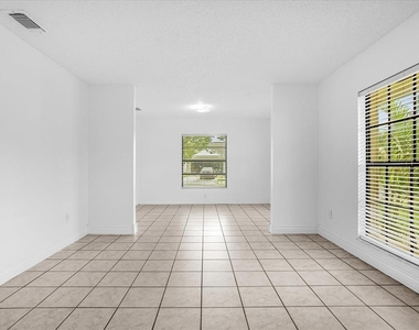 601 Tomlinson Terrace - Photo Thumbnail 7