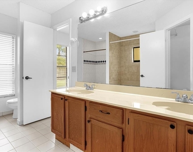 601 Tomlinson Terrace - Photo Thumbnail 15