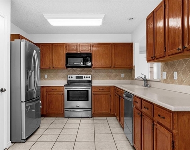 601 Tomlinson Terrace - Photo Thumbnail 11