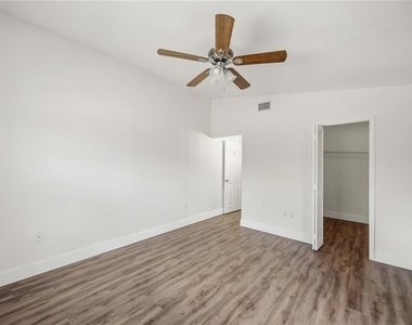 3300 Loveland Boulevard - Photo Thumbnail 14