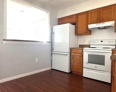 610 Emerald Avenue - Photo Thumbnail 3
