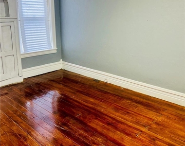 823 W Washington Street - Photo Thumbnail 8