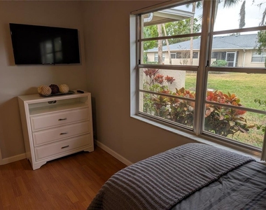 6896 W Country Club Lane - Photo Thumbnail 8