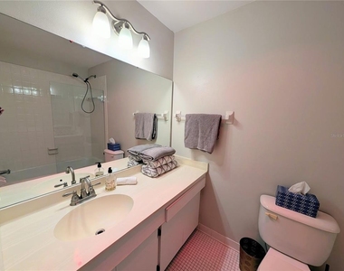 6896 W Country Club Lane - Photo Thumbnail 13