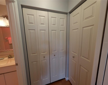 6896 W Country Club Lane - Photo Thumbnail 18