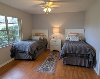 6896 W Country Club Lane - Photo Thumbnail 15