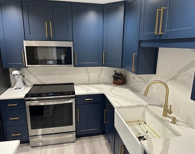 808 3rd Avenue W - Photo Thumbnail 2