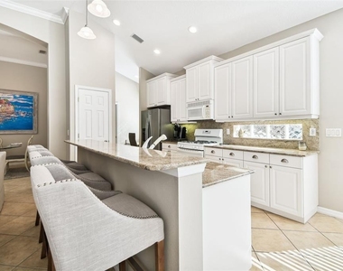 7328 Lake Forest Glen - Photo Thumbnail 18