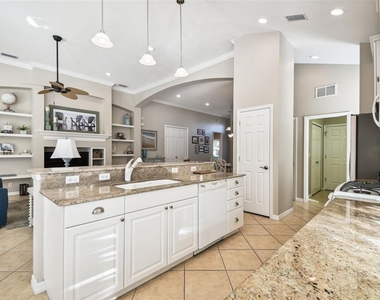7328 Lake Forest Glen - Photo Thumbnail 13