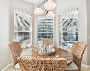 7328 Lake Forest Glen - Photo Thumbnail 15