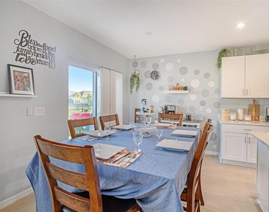 5912 Laurelcrest Glen - Photo Thumbnail 6
