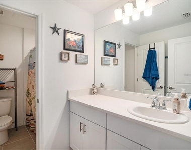 5912 Laurelcrest Glen - Photo Thumbnail 14